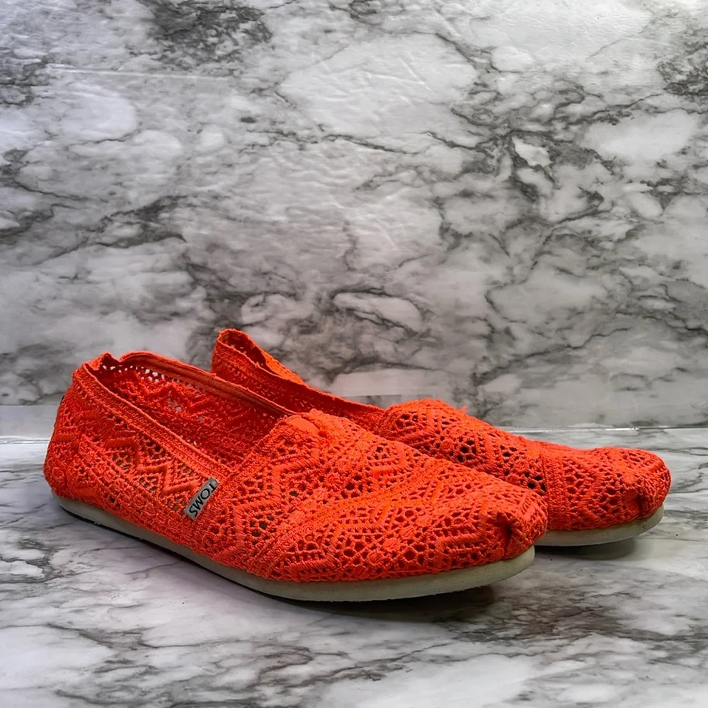 TOMS Shoes Womens Slip On Orange Coral Alpargata Crochet Lace size 10